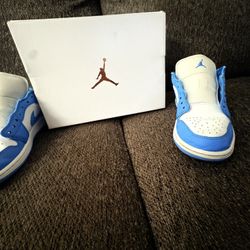 Nike Air Jordan 1 Low SE in the 'White Legend Blue' colorway.