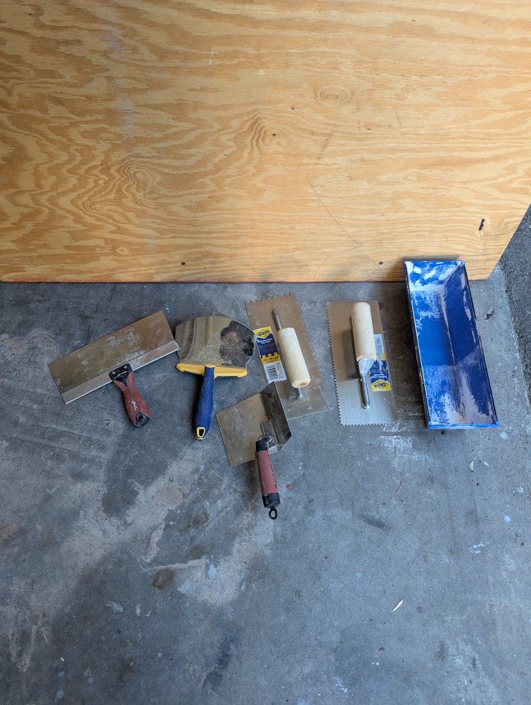 Drywall And Tile Tools