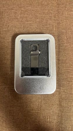 New 8GB USB Flash Drive – Unused with Case