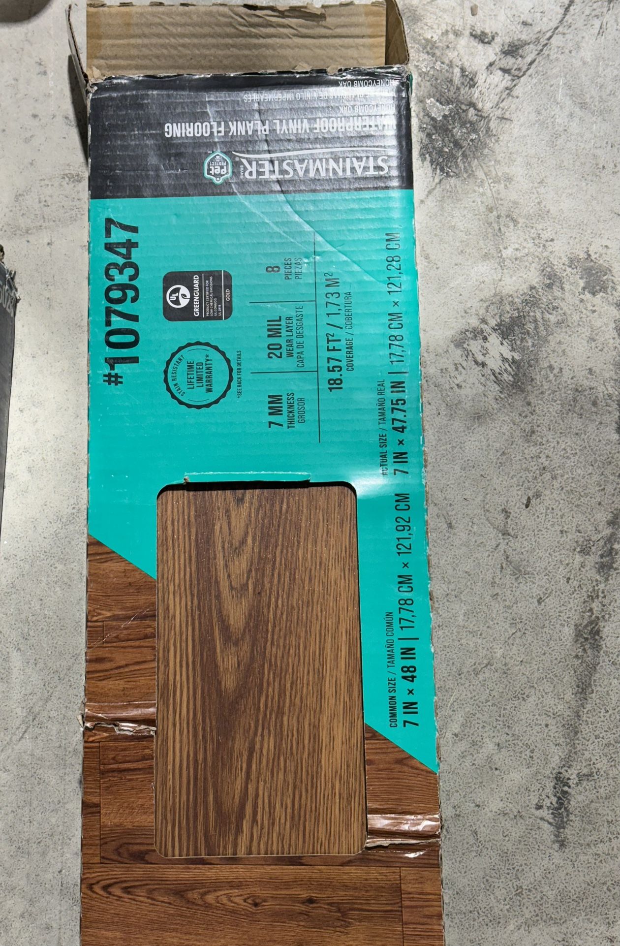 STAINMASTER WATERPROOF VINYL PLANK FLOORING - HONEYCOMB OAK #1079347