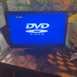 24 Inch Insignia Tv &DvD Combo LCD Tv 