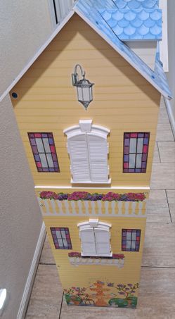 Doll House Large 3 Story