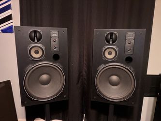 Realistic Mach ll vintage speakers. (Japan model)