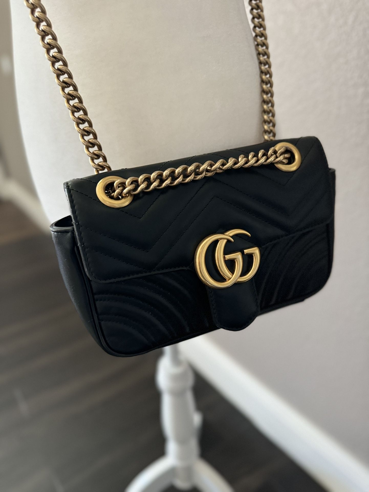💯 Authentic Gucci Mini Marmont Crossbody Bag
