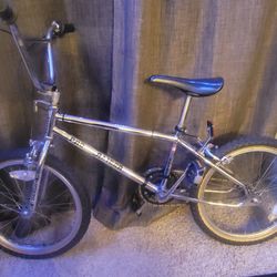 Vintage 20-in Hutch Pro Raider