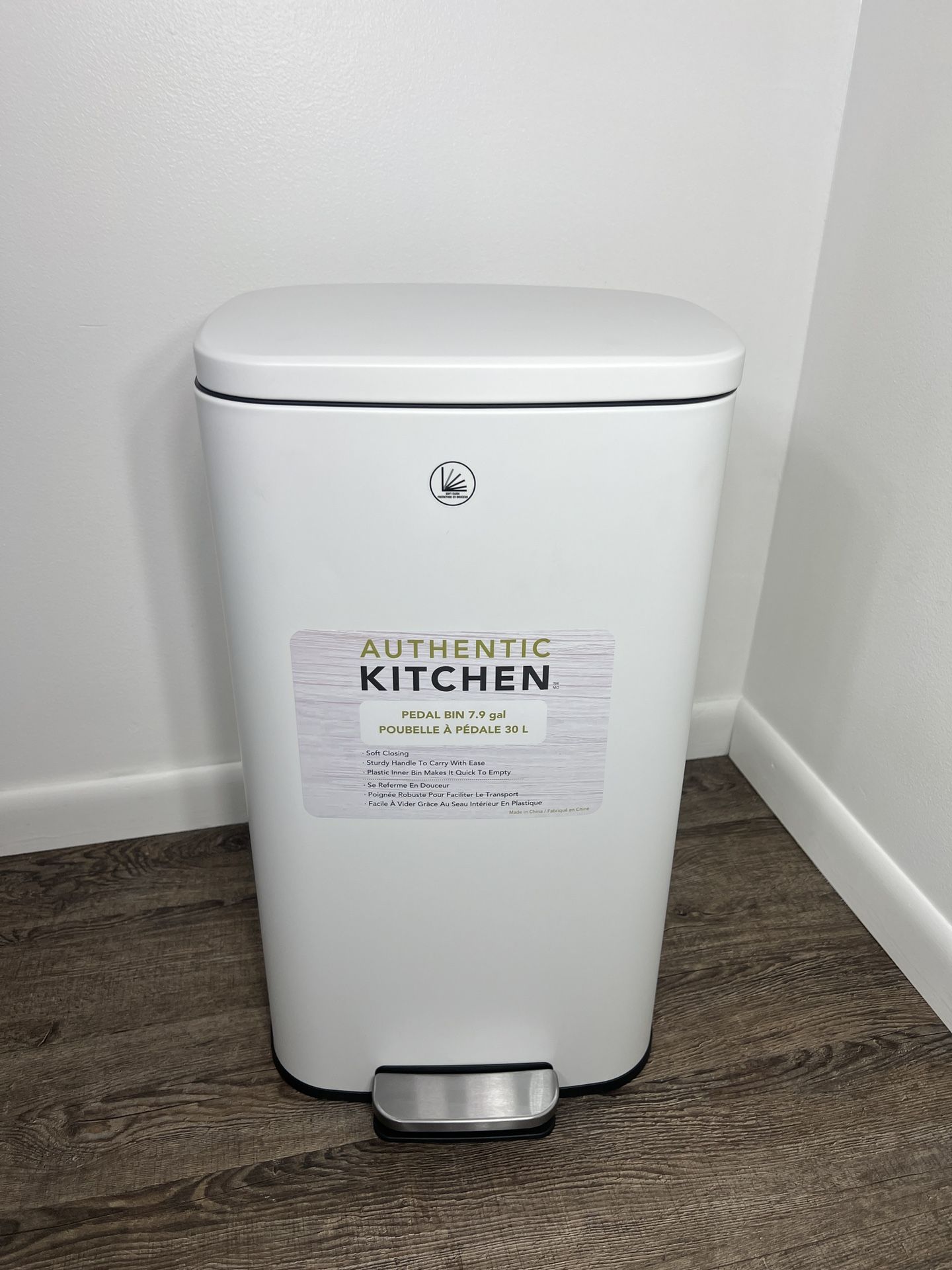 Authentic kitchen trashcan White with stainless steel pedal - NEW H-24” L-13 1/2” W-9 1/2” 