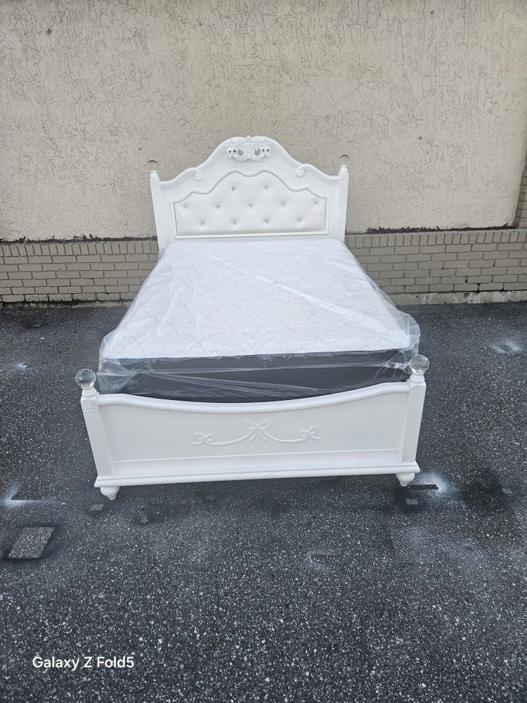 White Full Size Solid Wood Disney Princess Bed Frame With Brand New Full Size Plush Memory Foam Cool Gel Ultimate Mattress And Box Spring In Plastic