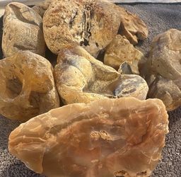 Oregon Agate, Chalcedony and possible smoke quartz
