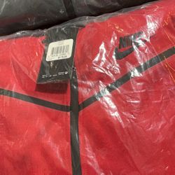 Perfect For Winter Or Christmas Gift Nike Tech Set