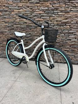 Huffy Cranbrook 26 inch Beach Cruiser w/ Basket Pearl White