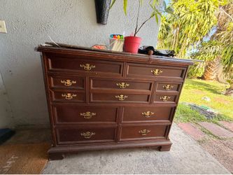 Free dresser