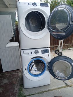 Washer dryer with delivery