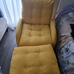 Chair With Ottoman 