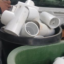 PVC Sch40 T's And Elbows 