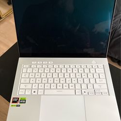 ASUS ROG Zephyrus G14 (2024) - Ryzen 9, 16GB RAM, 1TB SSD, 8GB GPU