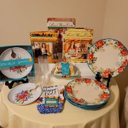 Pioneer Women Ceramic Dinner Plates and Double Cookbook Set Bundle