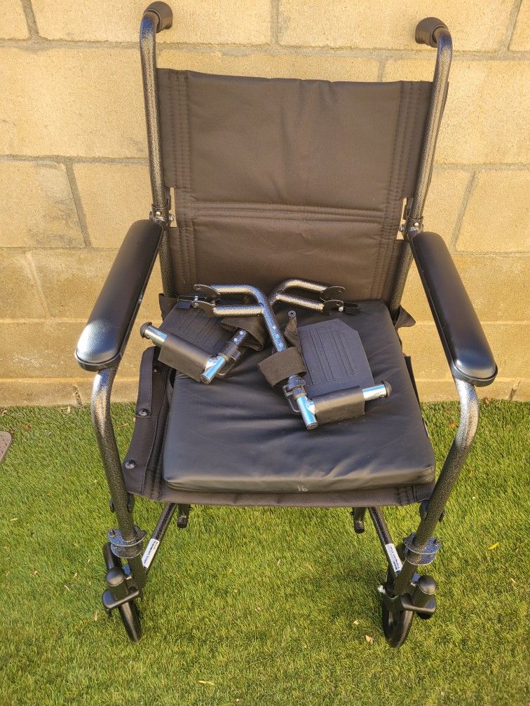 Light Weight Wheelchair For Adult.   