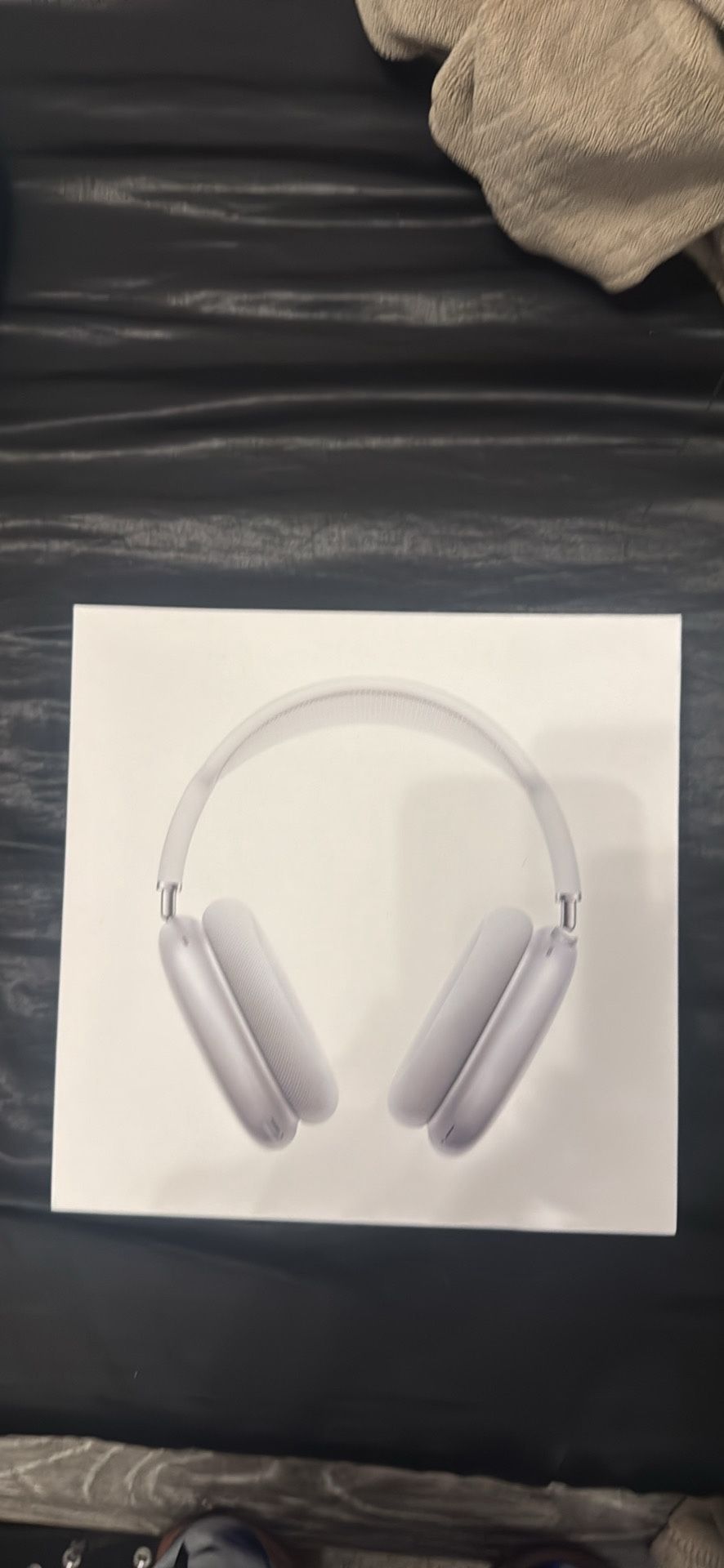 Brand New! Apple airpod max silver (Factory Sealed) for 410$