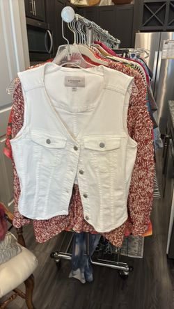 Liverport white Jean vest / L/ $5.00