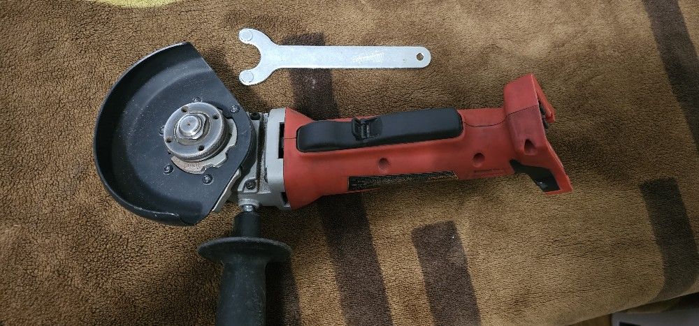 Milwaukee Grinder