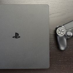 PlayStation 4 Slim PS4