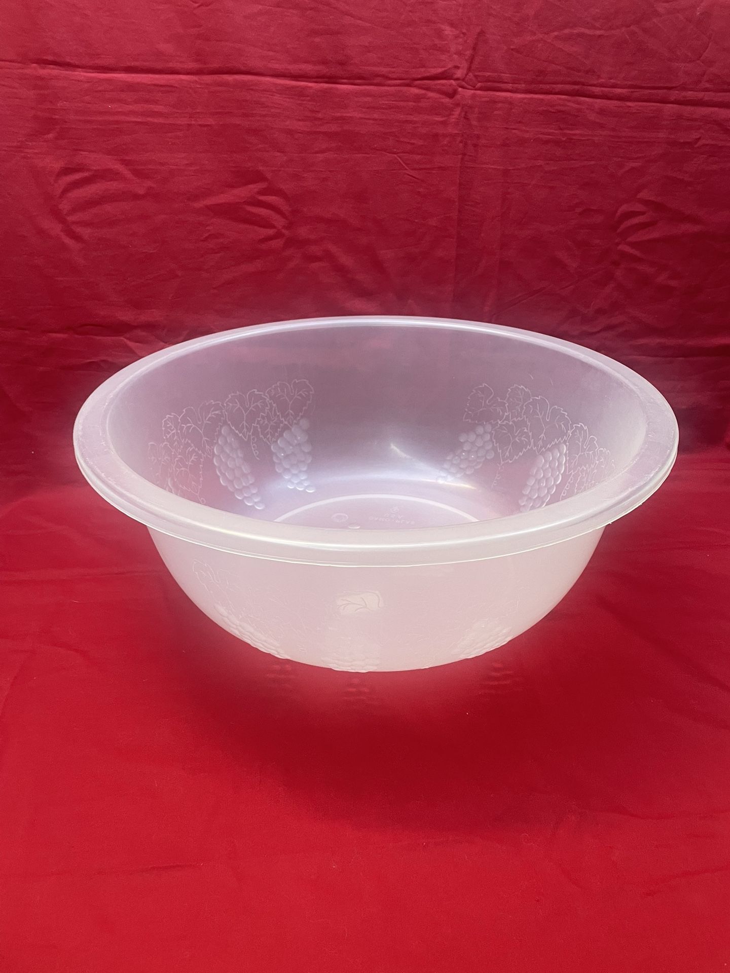 Jumbo size plastic bowl