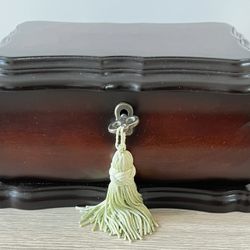 Jewelry box vintage By Bombay Co. 