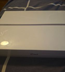 Apple iPad 9th Gen  / 64GB / WiFi + Cellular - NEW - Factory Sealed