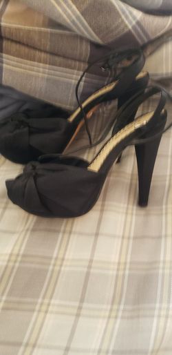 Black bebe heels 20$ 6M