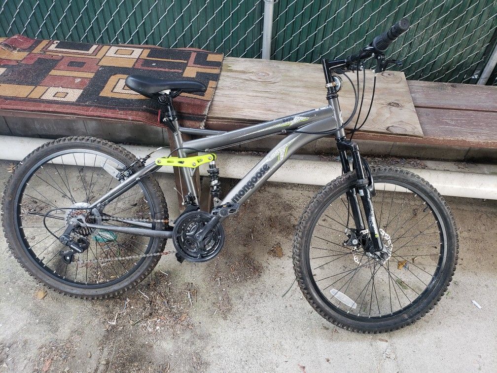 Mongoose Mountain Bicycle 24in Not Working NYC Pick Up