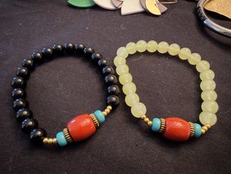 Set of two women’s stretch bracelets with stones