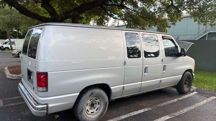 2004 Ford E-150