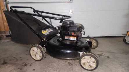 Gas Push Lawn Mower with Bag