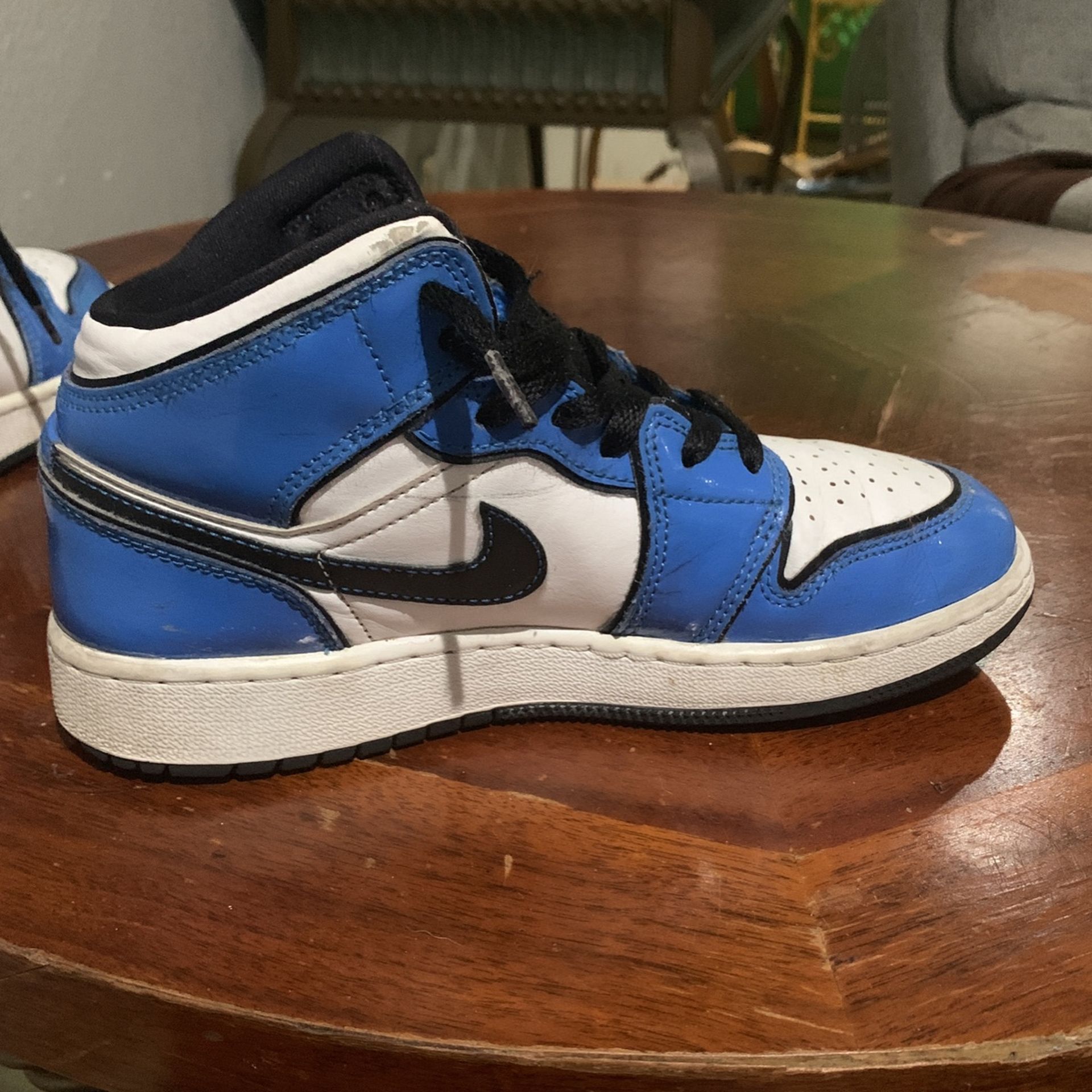 Air Jordan 1 Retros Mid Se Signal Blues