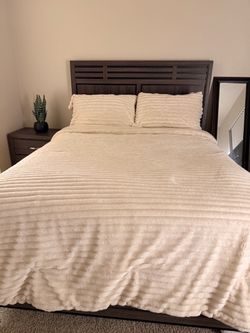 Queen Bedroom Set