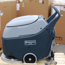 Advance Scrubber 20 inch - Vacuum y Squeegee  Escrobeador