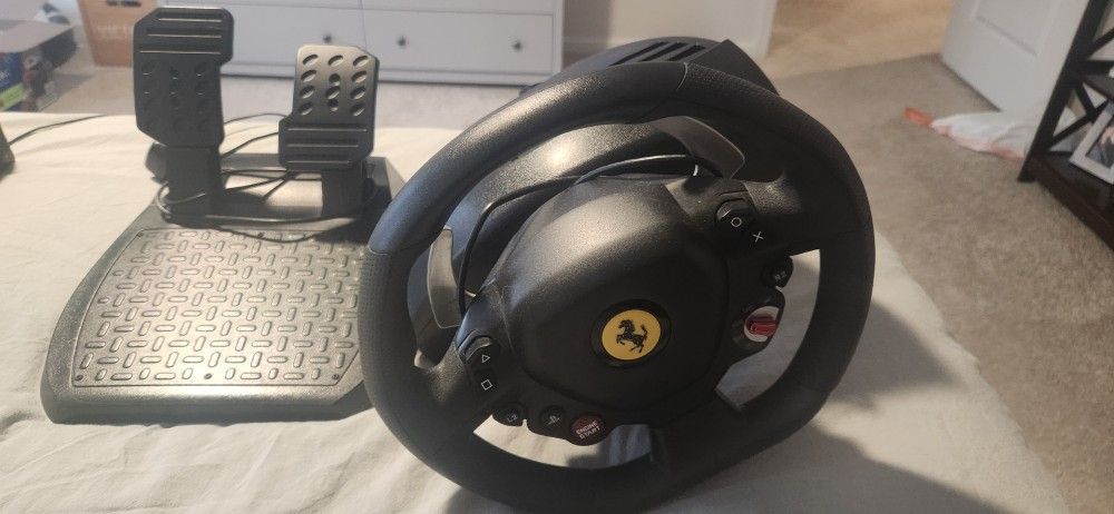 PS4 Racewheel and Pedals