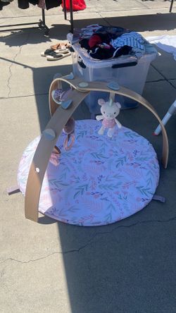 Baby laying pad