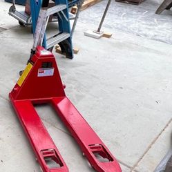  Pallet Jack Like New Used 1 Time 