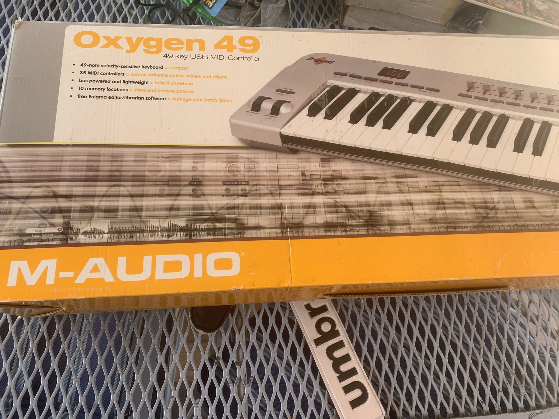 Oxygen MIDI-49