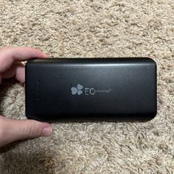 EC Tech Portable Charger - 22400mAh