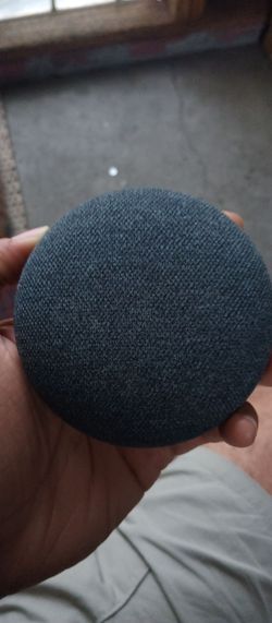 Google Nest Mini (2nd Generation) smart speaker