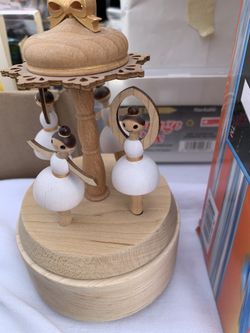  Wooderful Life Handmade Ballerina Music Box Twirli...