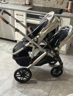 UPPAbaby Vista Double Stroller (Excellent Condition - NEW 4 Wheels - never used)