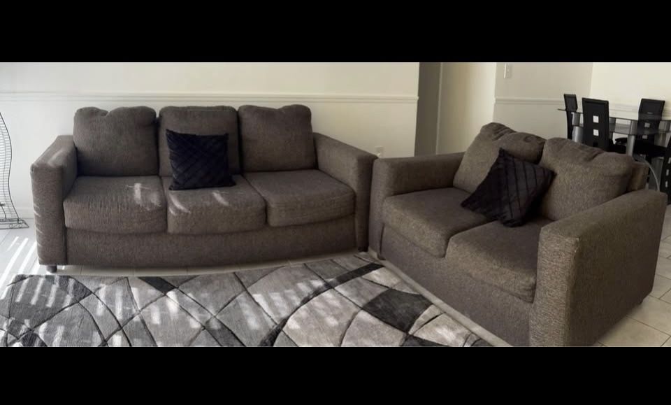 Brown sofa loveseat set 2 peice