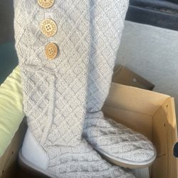 UGG Australia Classic Knit Tall Boots in size 8 $155