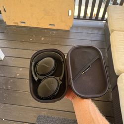 Bose noise cancelling headphones