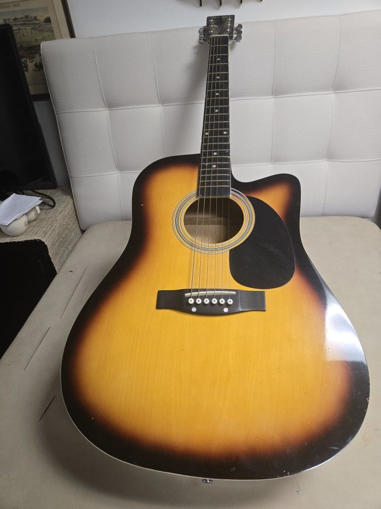Huntington Acustic Guitar