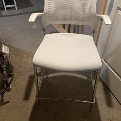 Chairs News $300