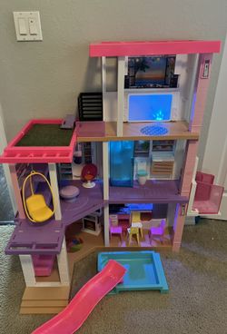 Barbie House With Dolls & Accessories 